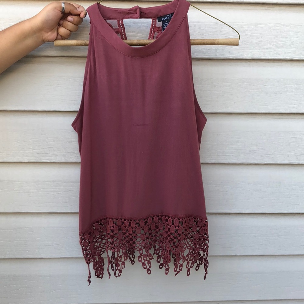 Cute lace detailed tank top